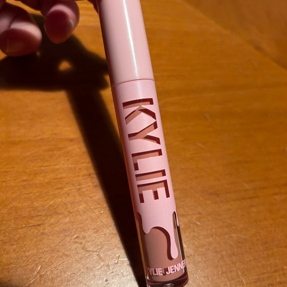Kylie Lip Shine Lacquer You’re Cute Jeans - Picture 5 of 16